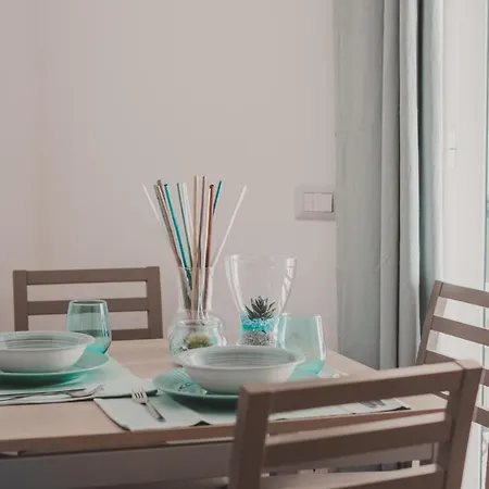 Apartment Dreamers' House *